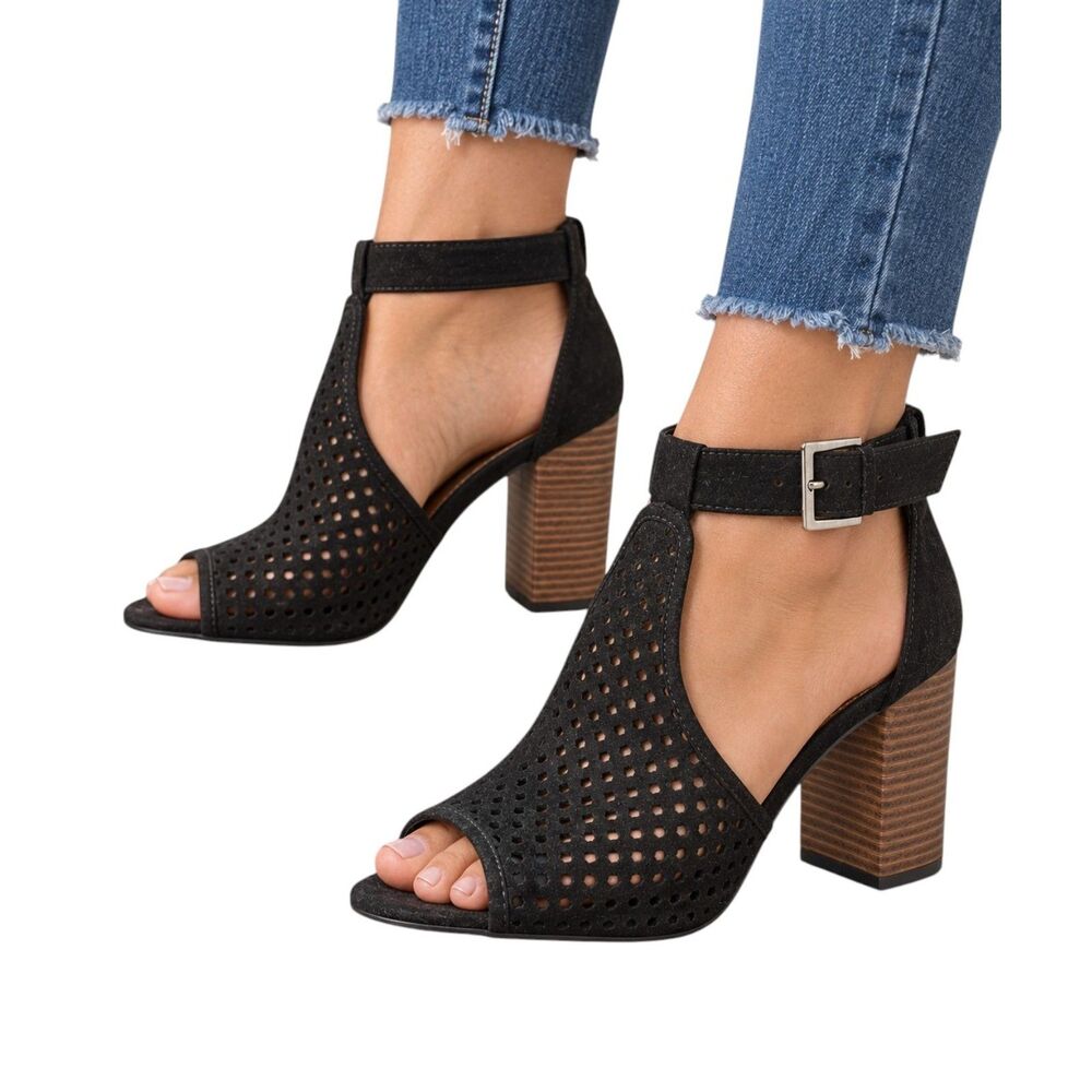 Universal Thread Women’s Black Perforated Block Heel Sandals Size 8W